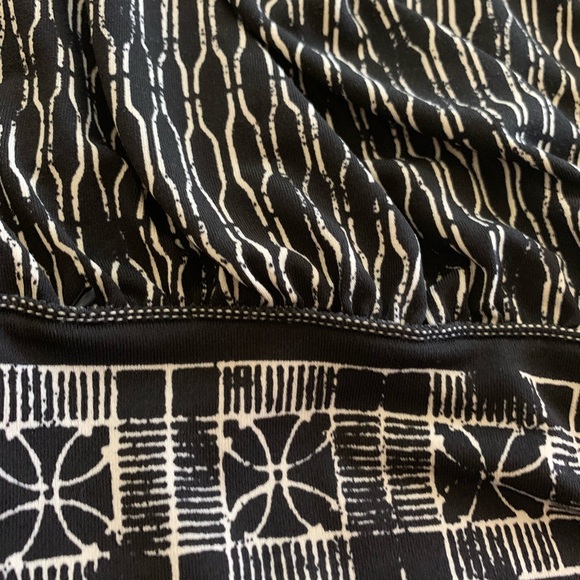 Set - Picture 2 of 6